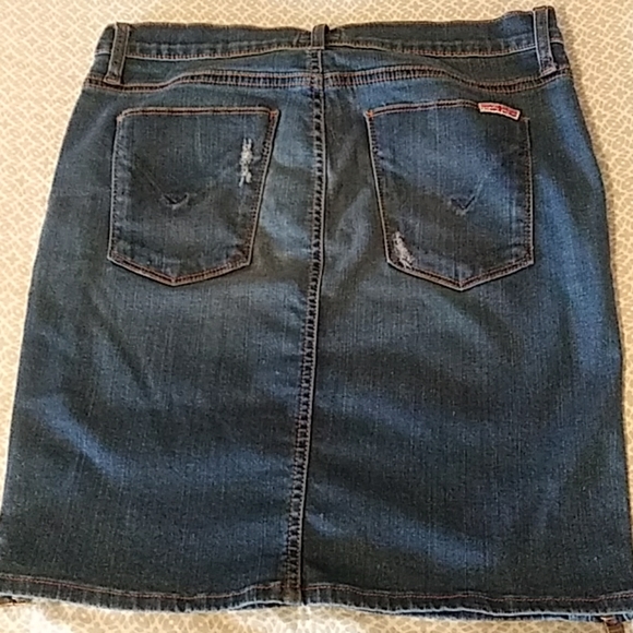 Skirts - Picture 2 of 4